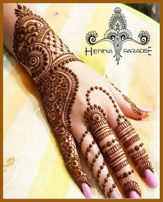 Aesthetic Back Hand Mehndi With Dotted Lines Partial Filling